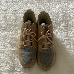 Sorel Kinetic Caribou size 11.